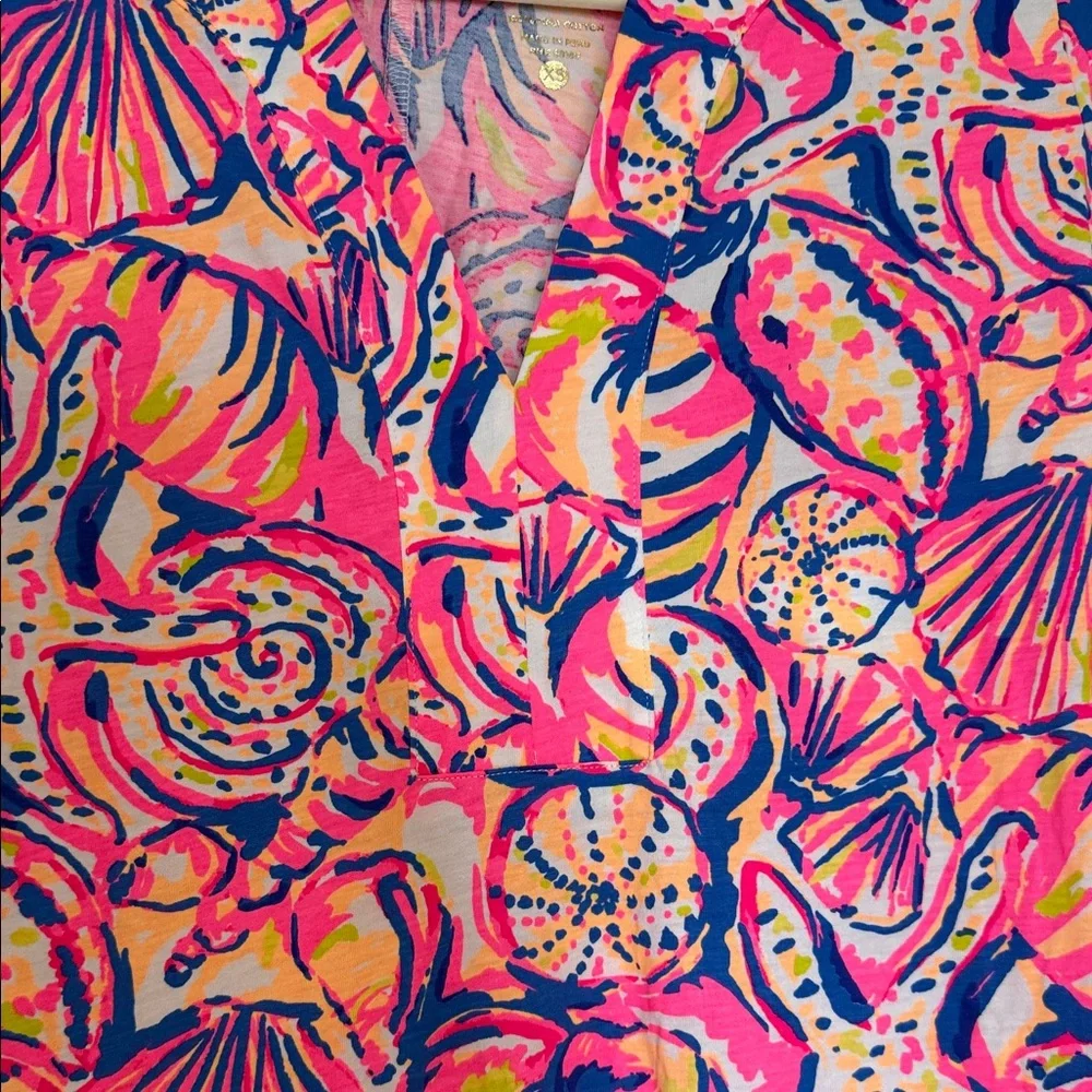 Lilly Pulitzer sea shell v-neck pink dress with size buttons‎ and blue lining